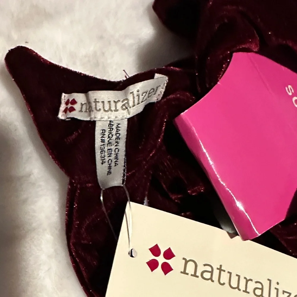 NWT Naturalizer Velvet Garnet Skinny Scarf